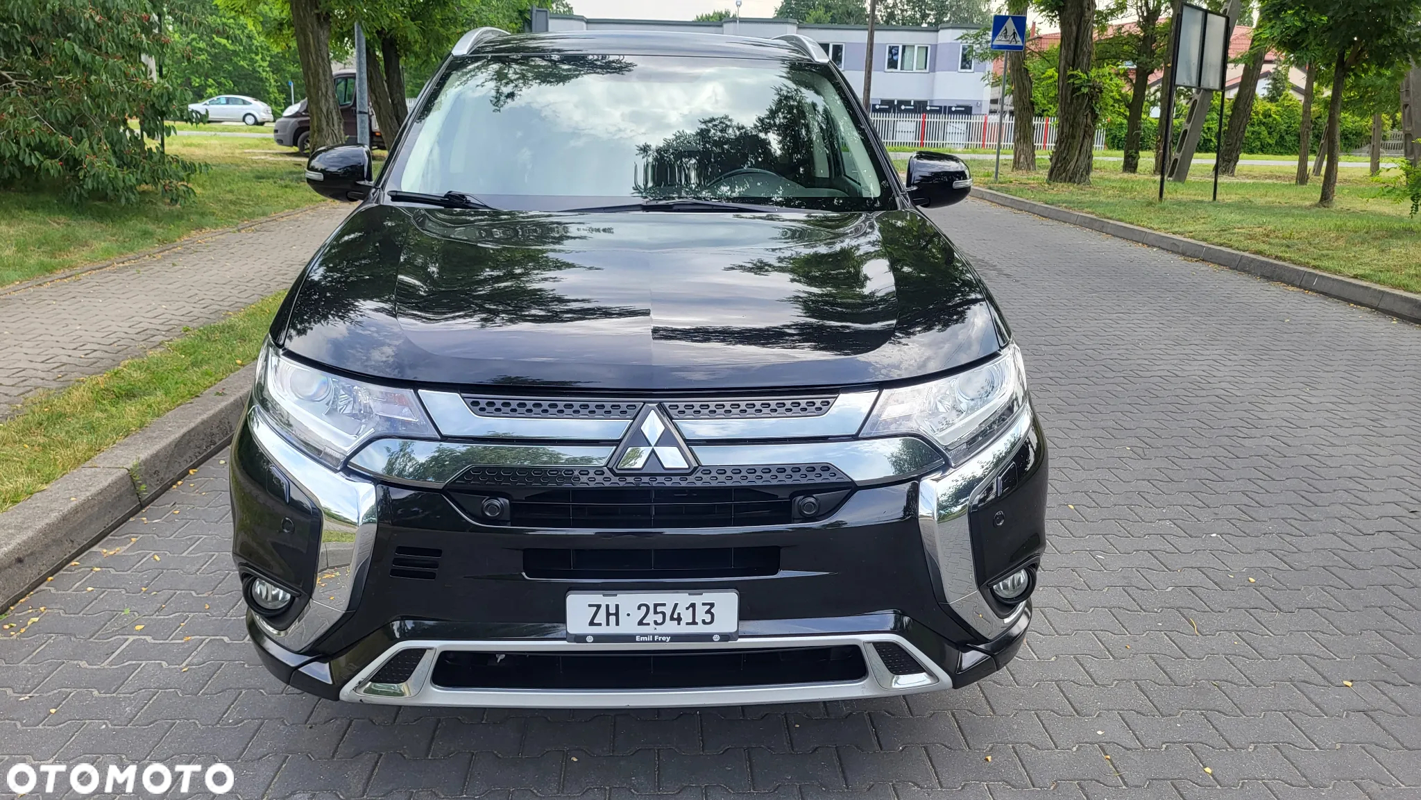 Mitsubishi Outlander 2.4 4WD Plug-In Hybrid Intro Edition - 10
