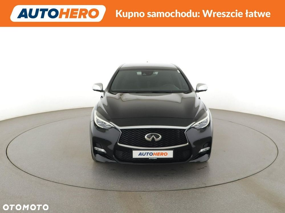 Infiniti Q30 2.0t DCT AWD Sport City Black - 12