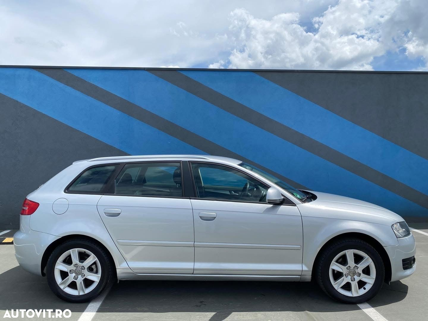 Audi A3 1.6 TDI Sportback Ambiente - 3