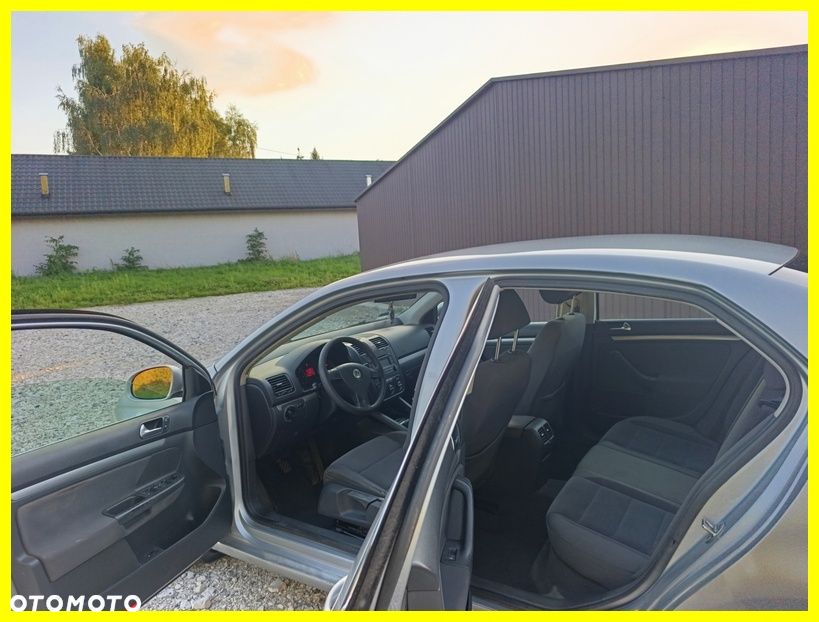Volkswagen Jetta 2.0 TDI Comfortline - 8
