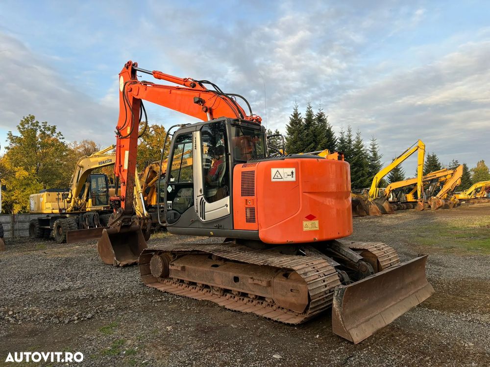 Hitachi ZX135US-3 - 12