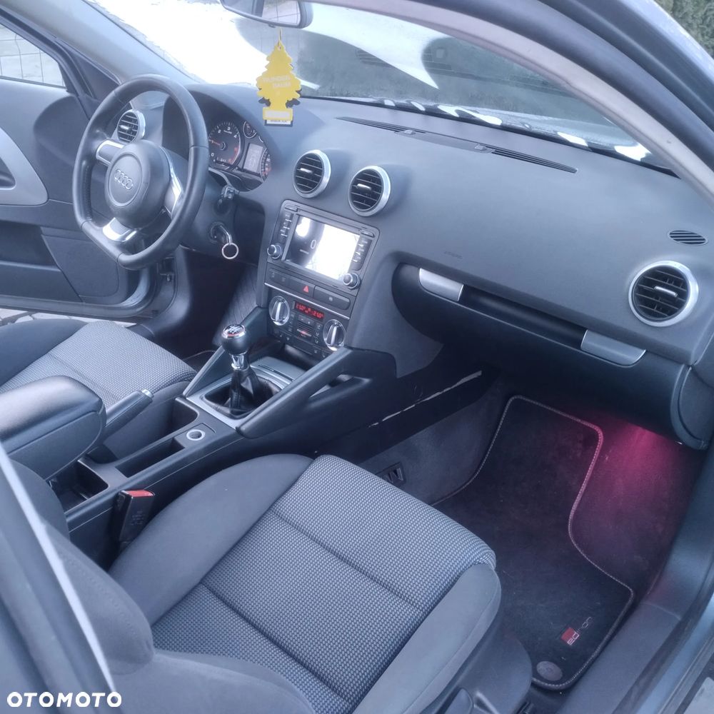 Audi A3 3-drzwiowe 1.6 TDI DPF Ambiente - 14