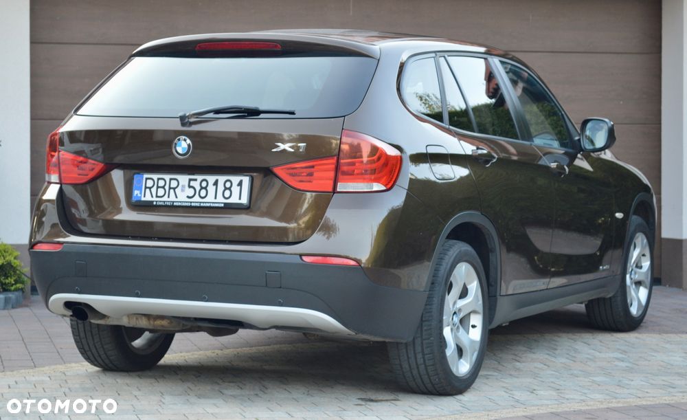 BMW X1 sDrive18i - 12