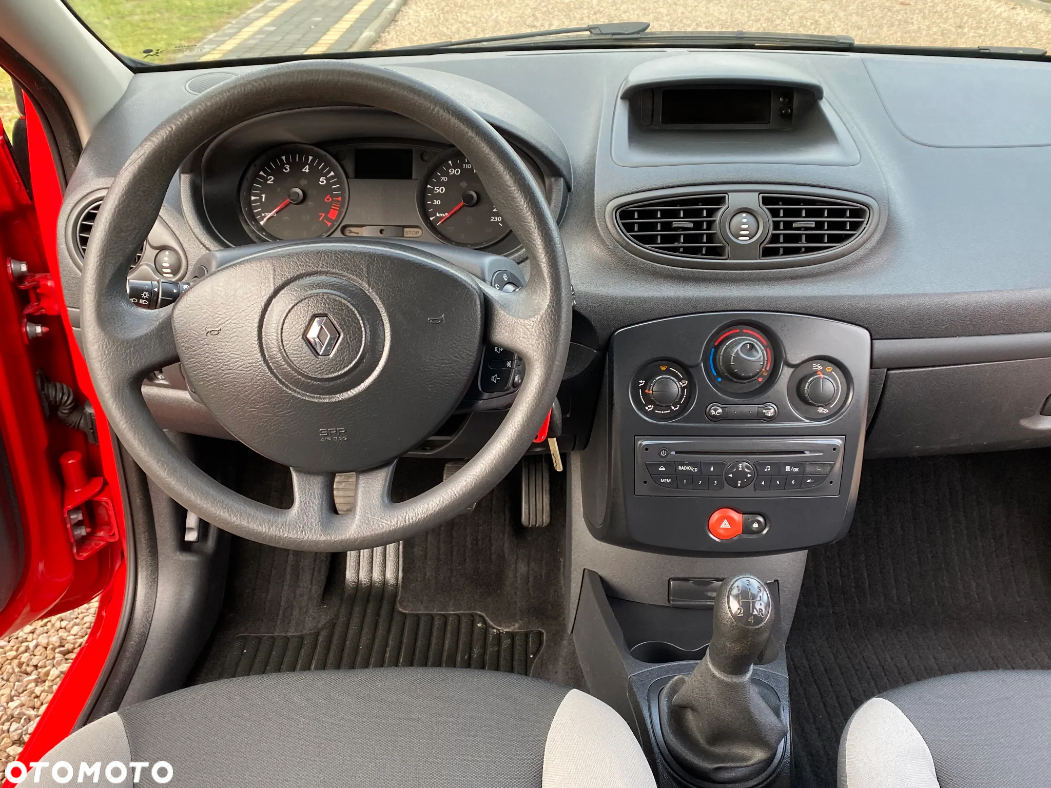 Renault Clio 1.2 16V 75 Expression - 25
