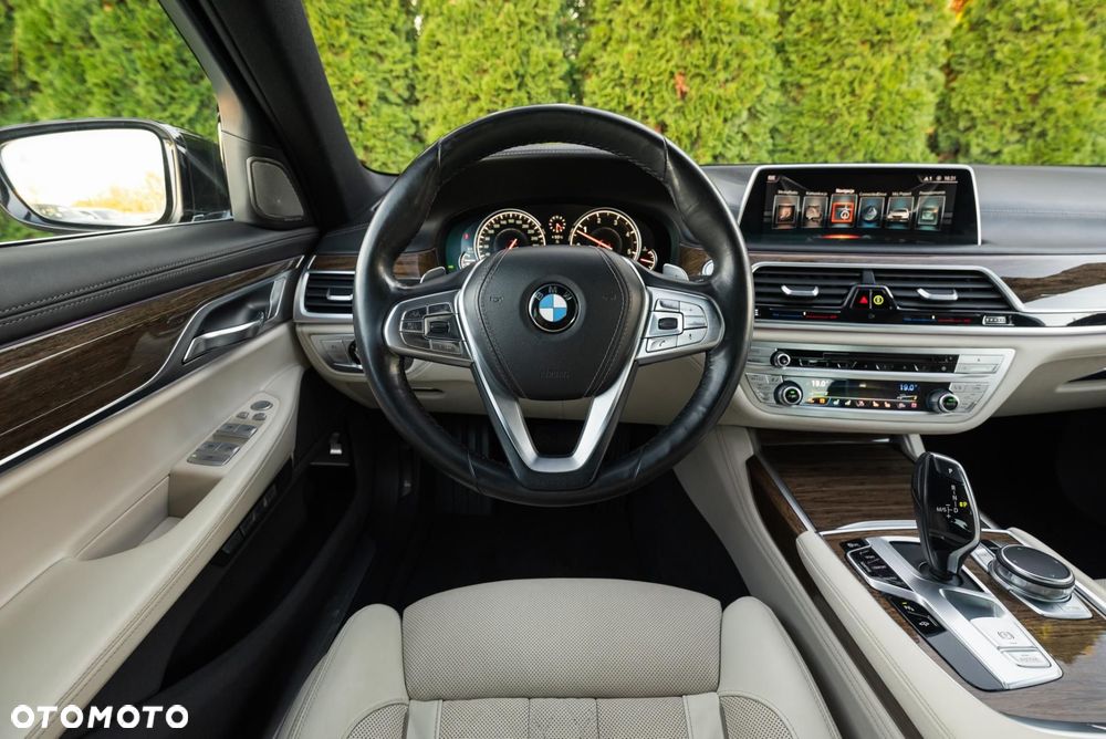 BMW Seria 7 - 12