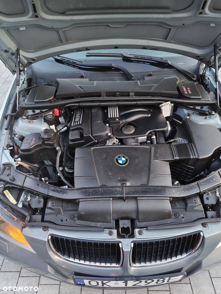 BMW Seria 3 320i - 10
