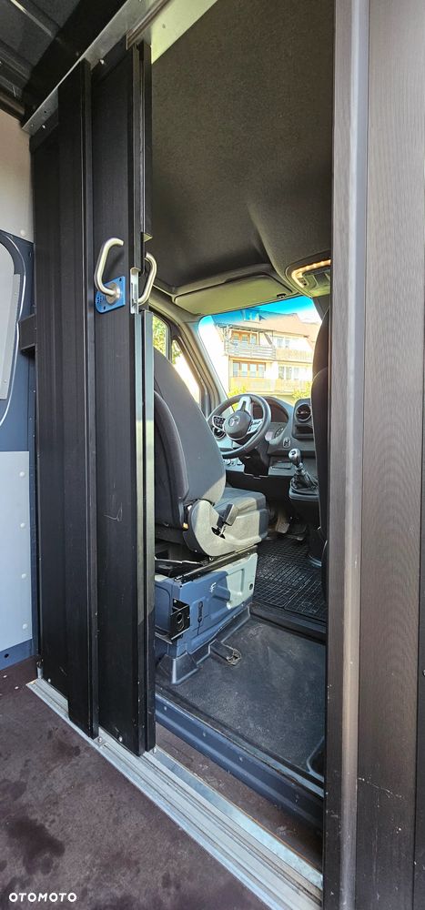 Mercedes-Benz SPRINTER - 32