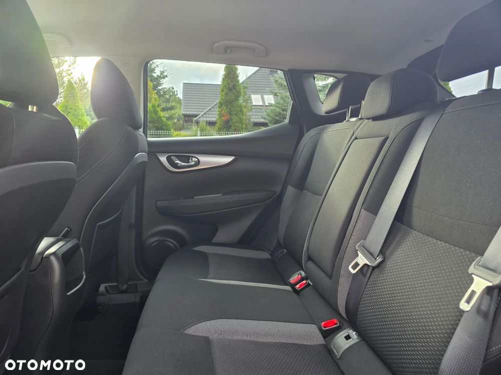 Nissan Qashqai 1.5 dCi TEKNA - 23