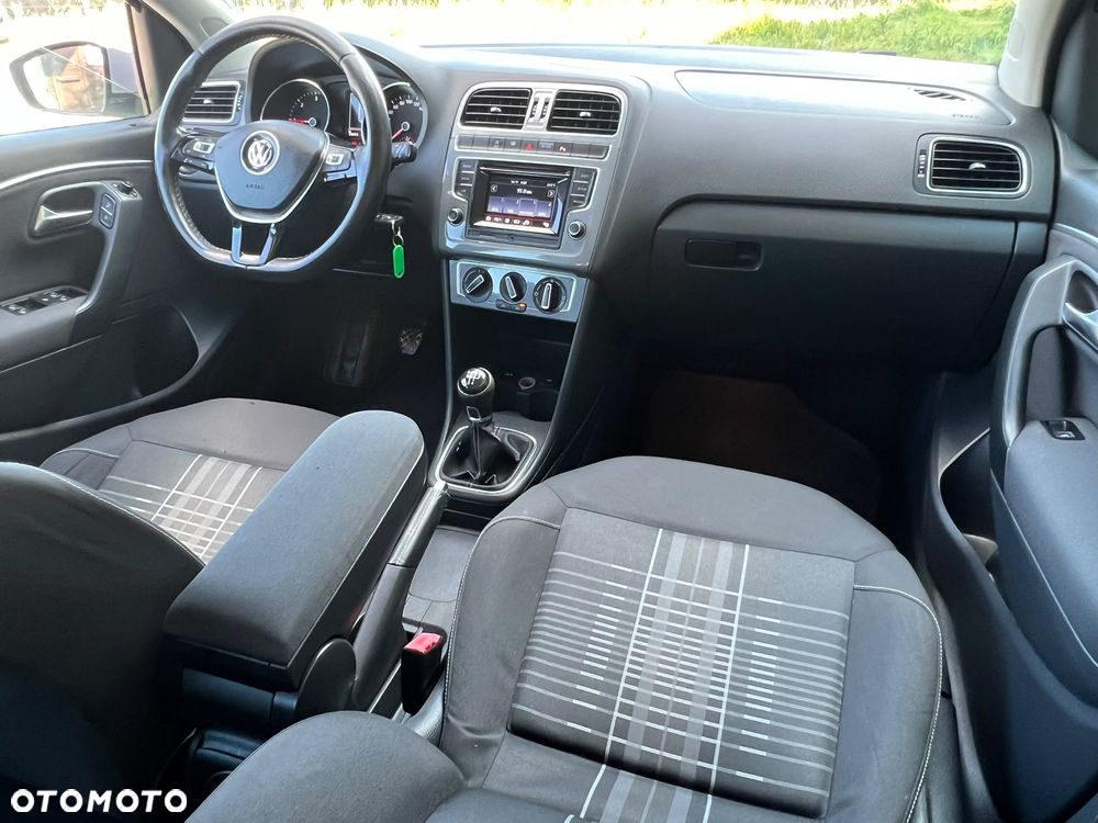Volkswagen Polo 1.4 TDI Blue Motion Technology Lounge - 5