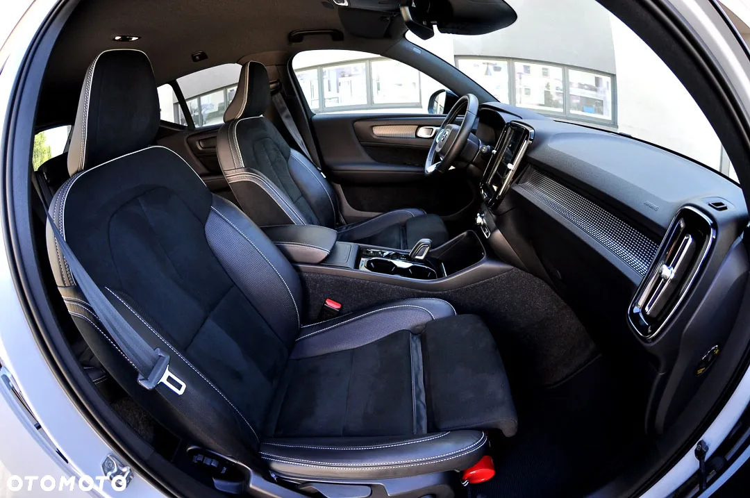 Volvo XC 40 T3 R-Design - 24