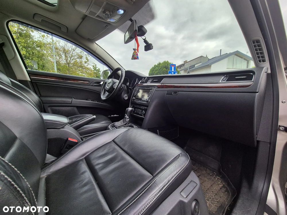 Skoda Superb 2.0 TDI L&K DSG - 34