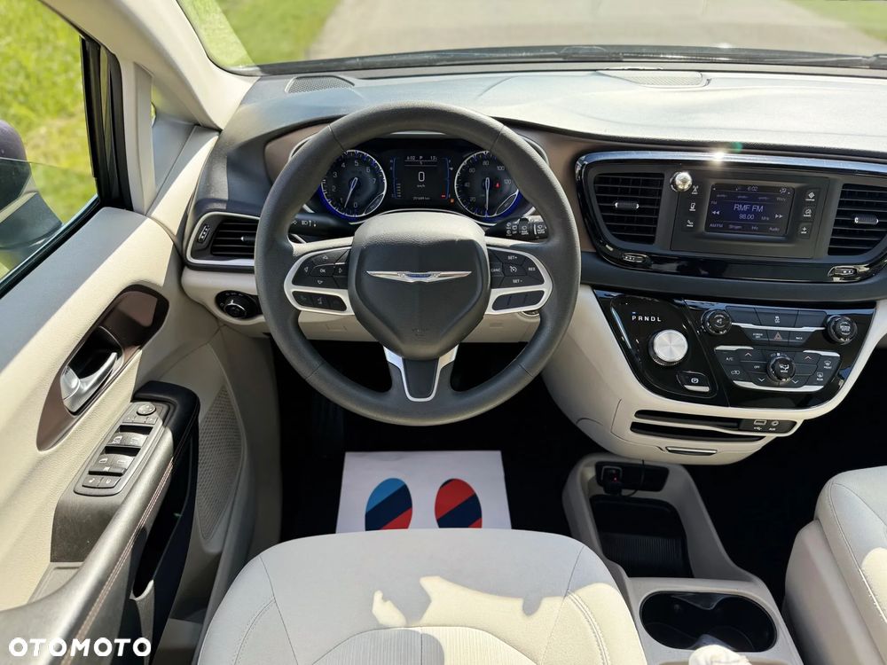 Chrysler Pacifica - 38