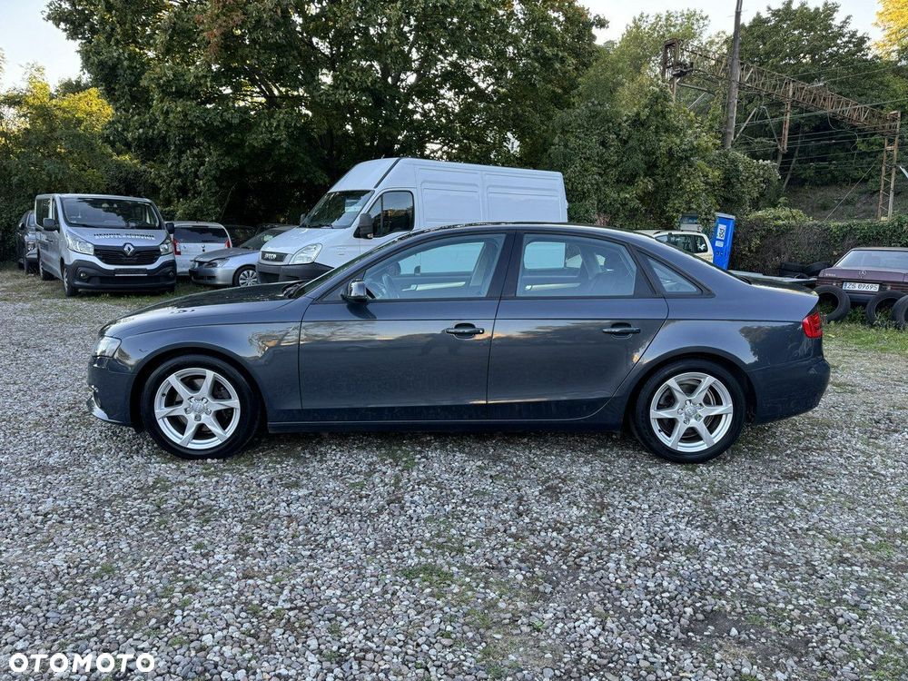Audi A4 Limousine - 5