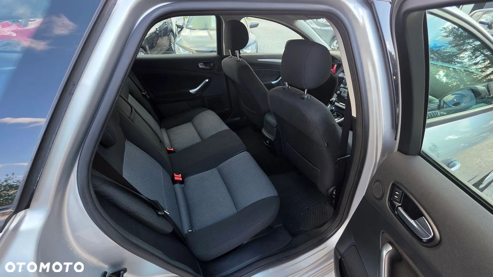 Ford Mondeo - 8