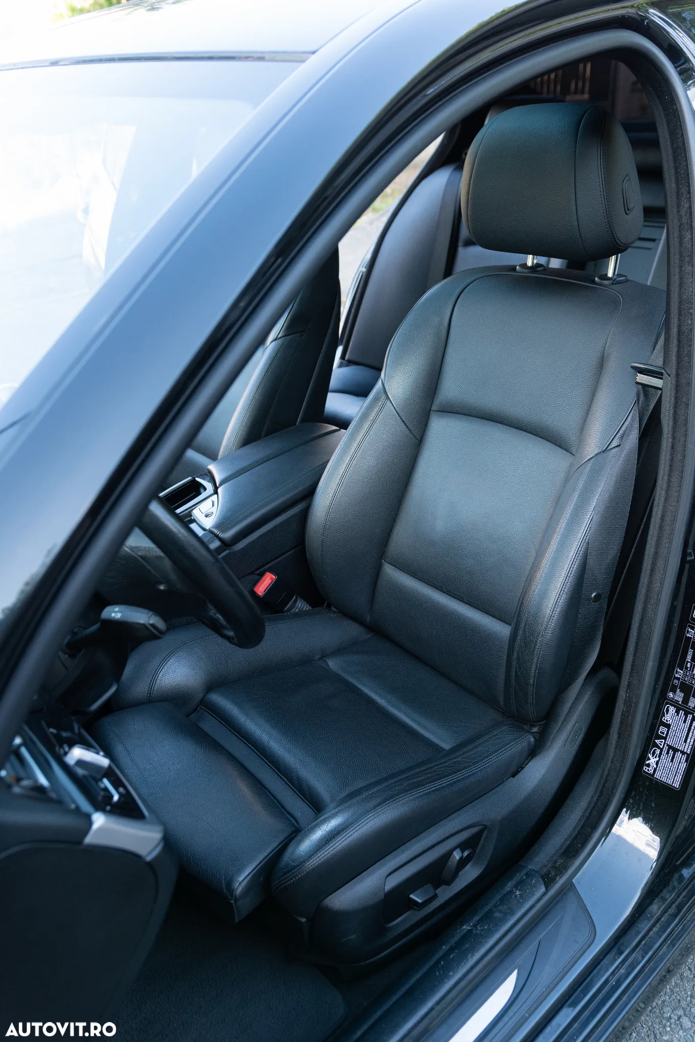BMW Seria 5 520d xDrive - 24