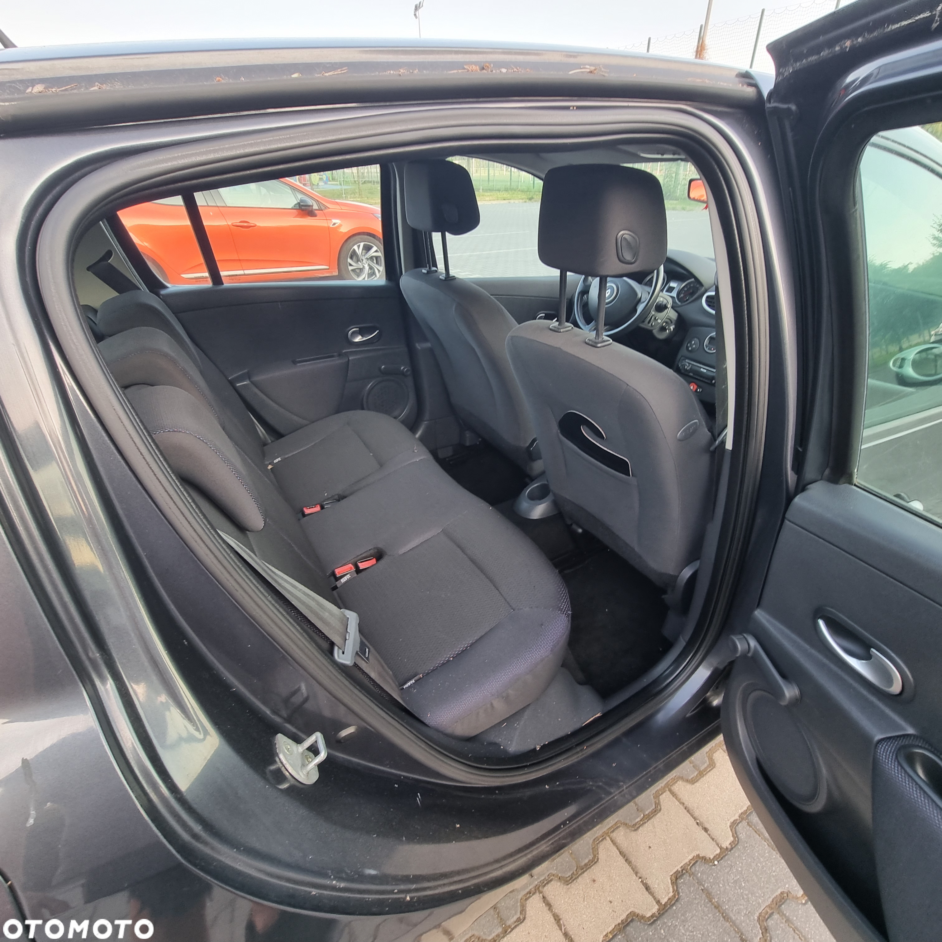 Renault Clio 1.6 16V Privilege - 11