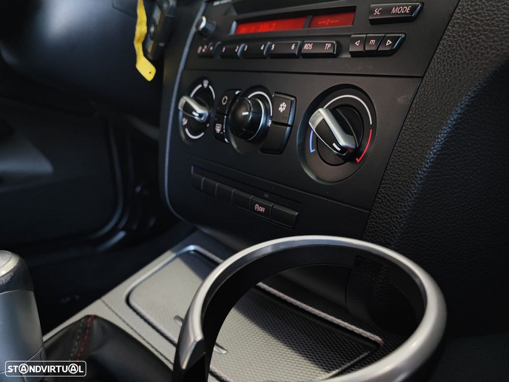 BMW 118 d Limited Edition Lifestyle c/ M Sport Pack - 46