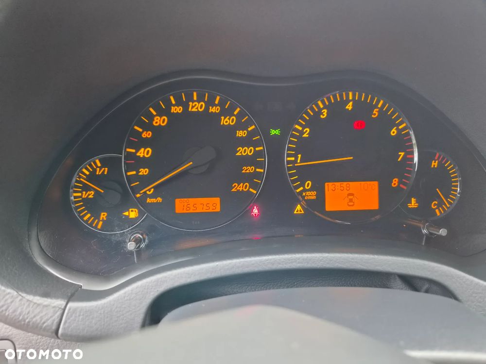 Toyota Avensis - 7