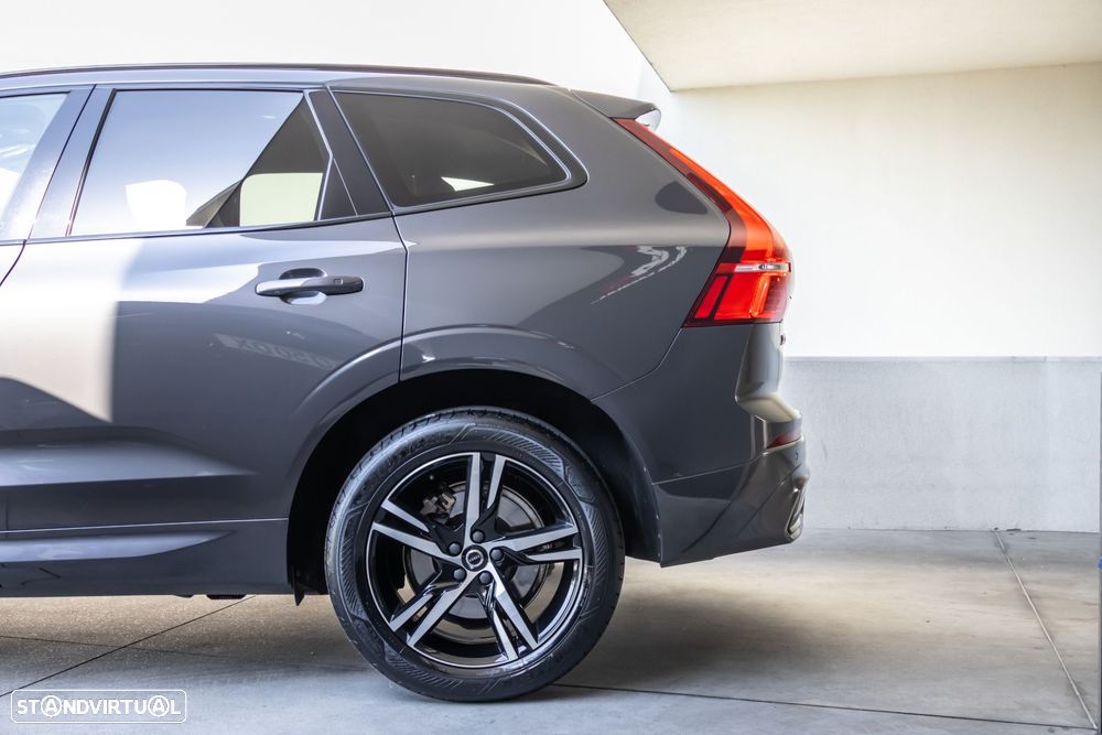 Volvo XC 60 2.0 B4 R-Design Geartronic - 12