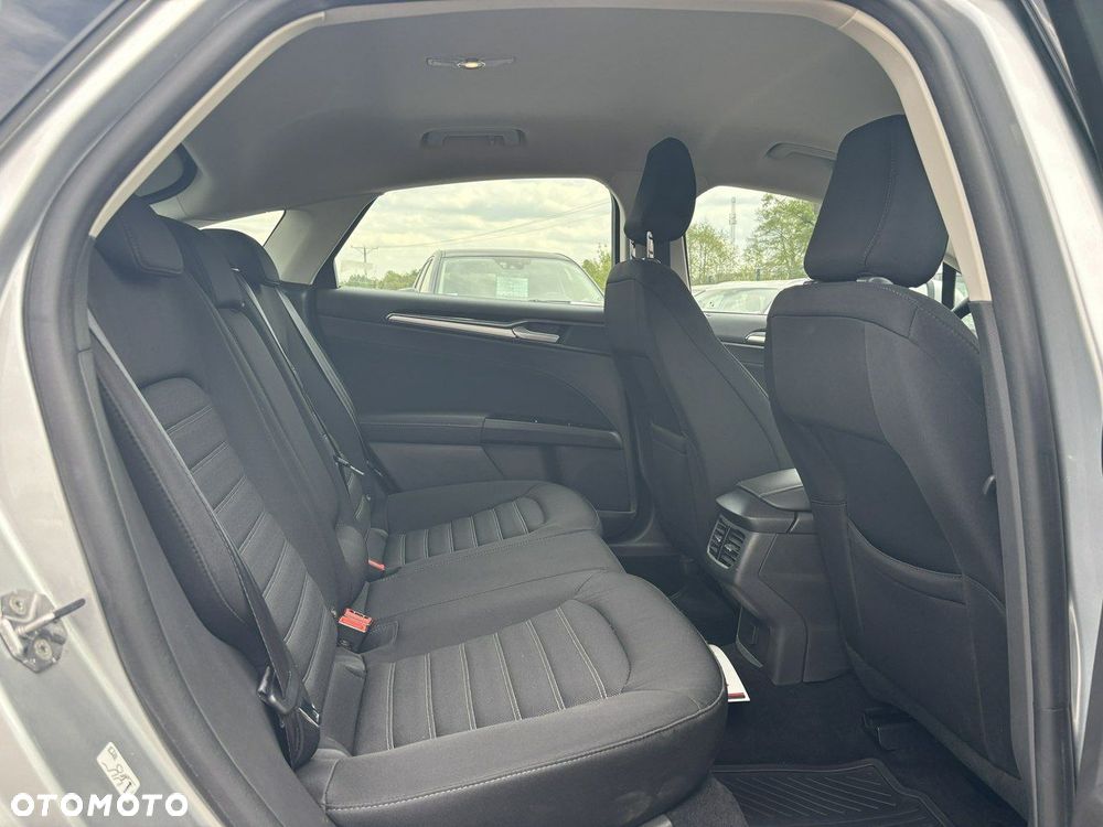 Ford Mondeo - 34