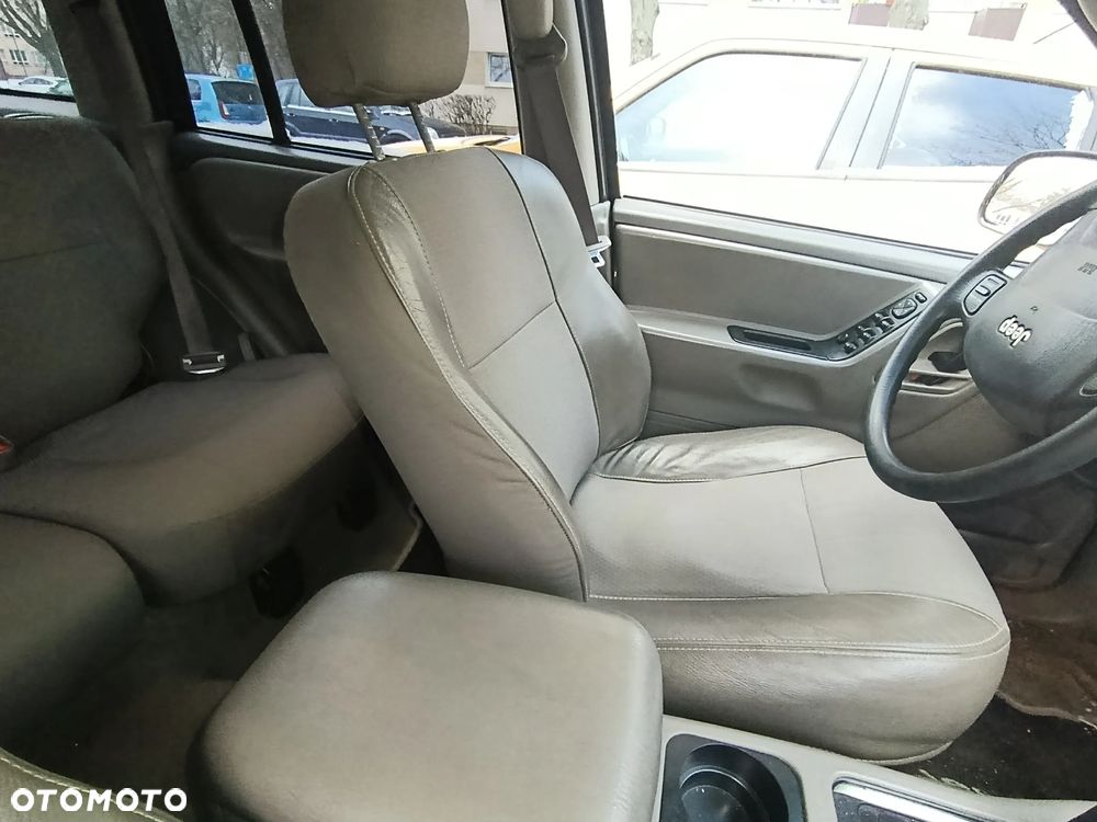 Jeep Grand Cherokee - 13