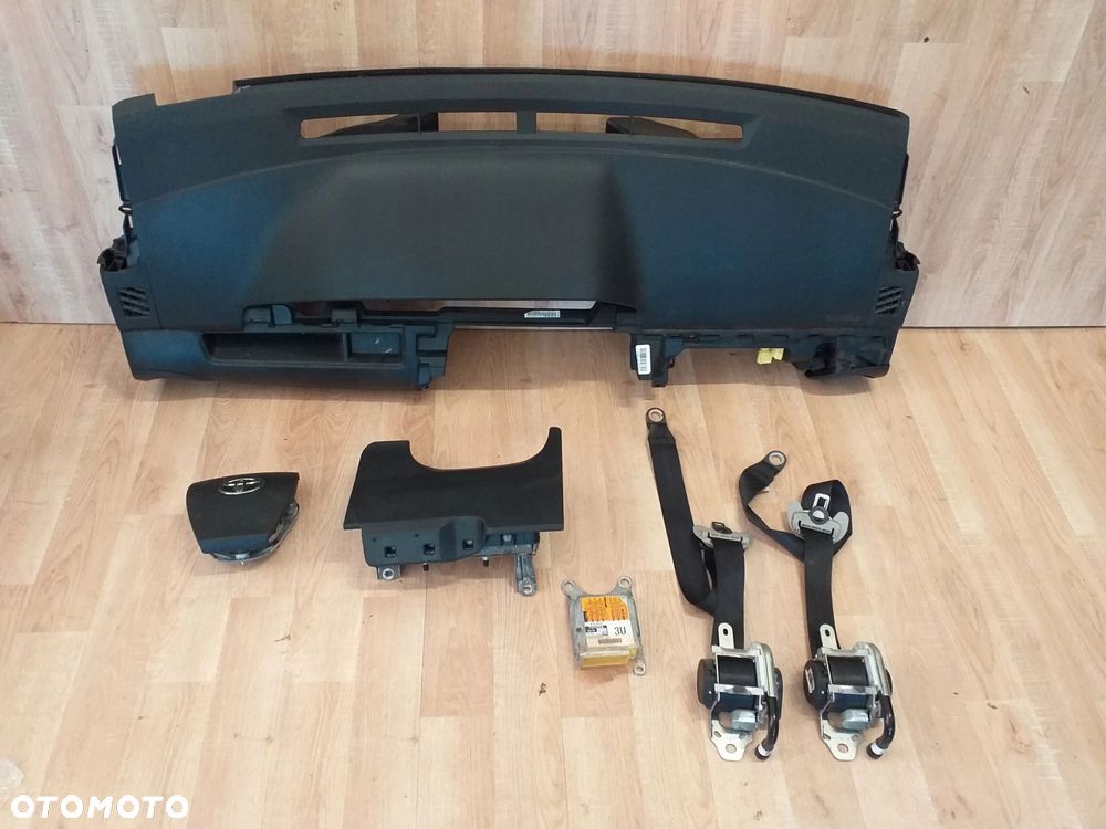 Toyota Prius C AQUA deska poduszka air bag pasy - 2