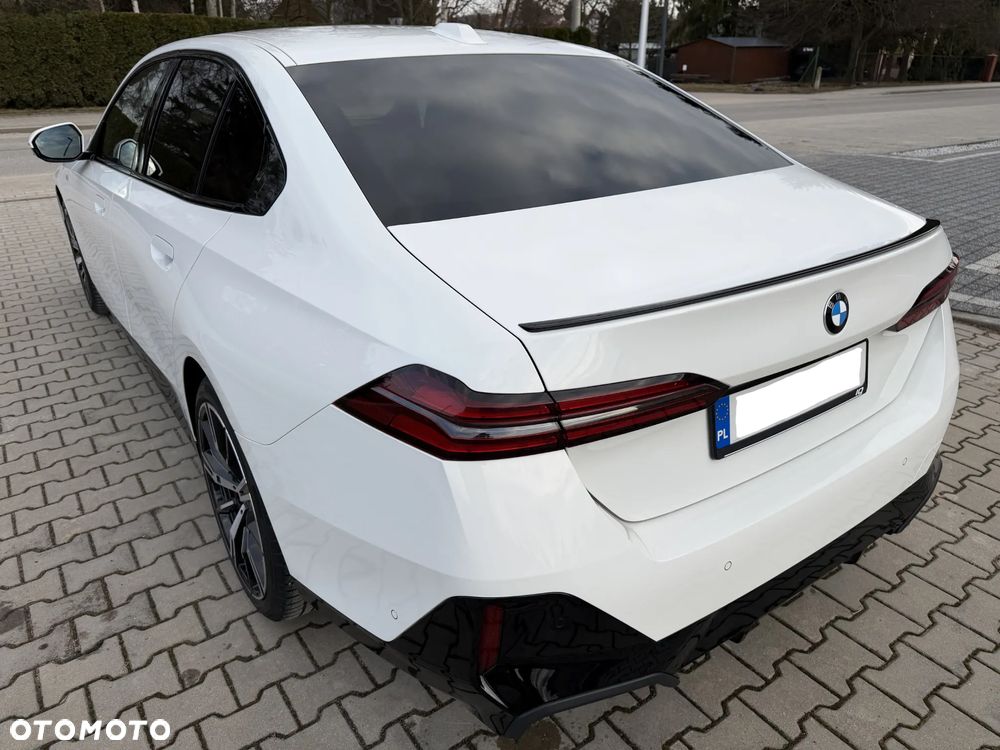 BMW Seria 5 ver-520d-xdrive-mhev-m-sport - 13
