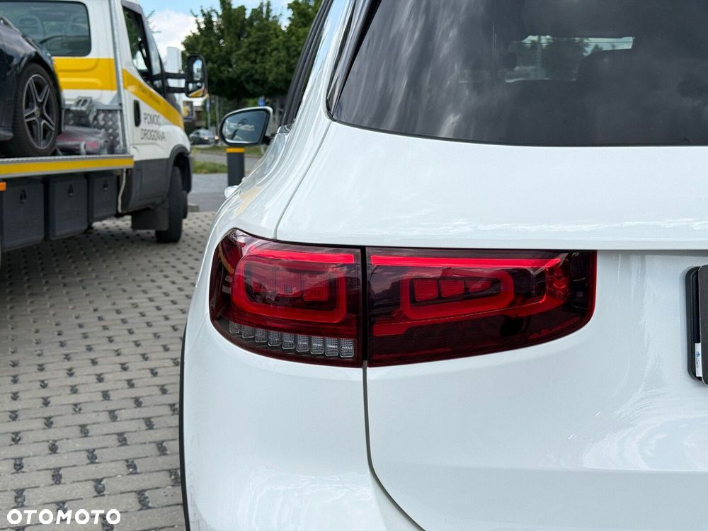 Mercedes-Benz GLB 200 AMG Line 7G-DCT - 13
