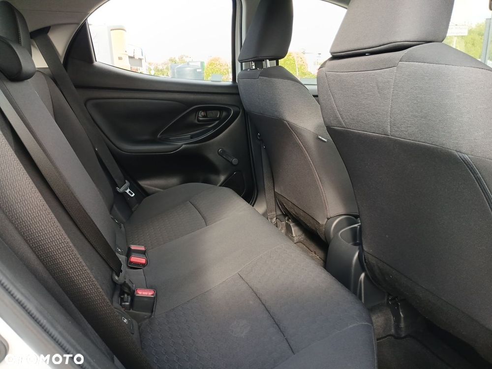 Toyota Yaris - 10