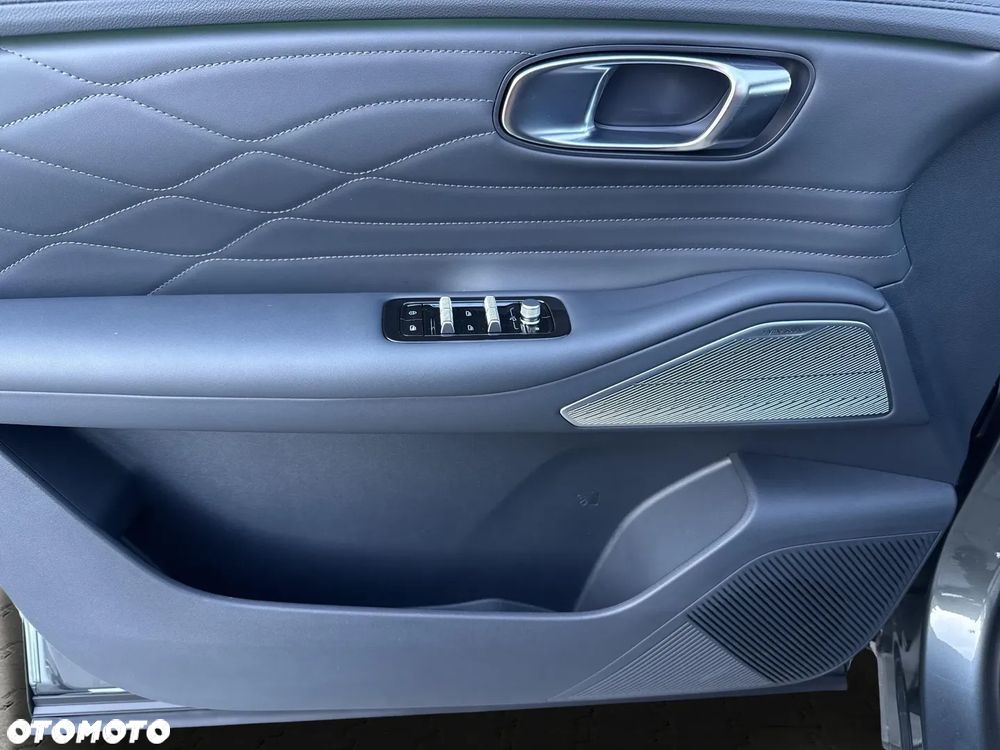 Geely Starray EM-i 1.5 PHEV Max - 17