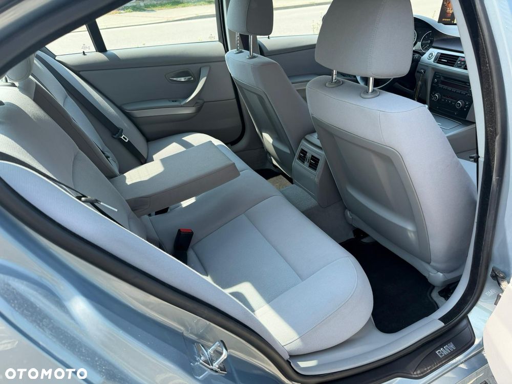 BMW Seria 3 318i - 17