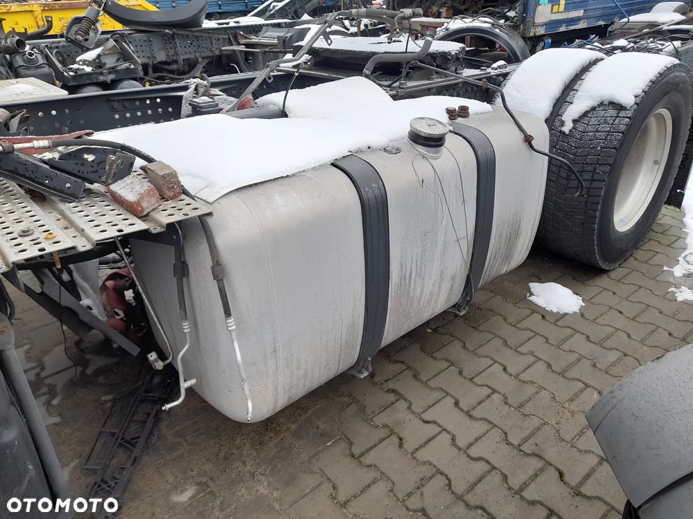 Zbiornik paliwa kpl. Actros MP4 Standard 570L - 2