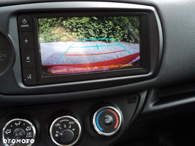 Toyota Yaris 1.5 Premium - 11