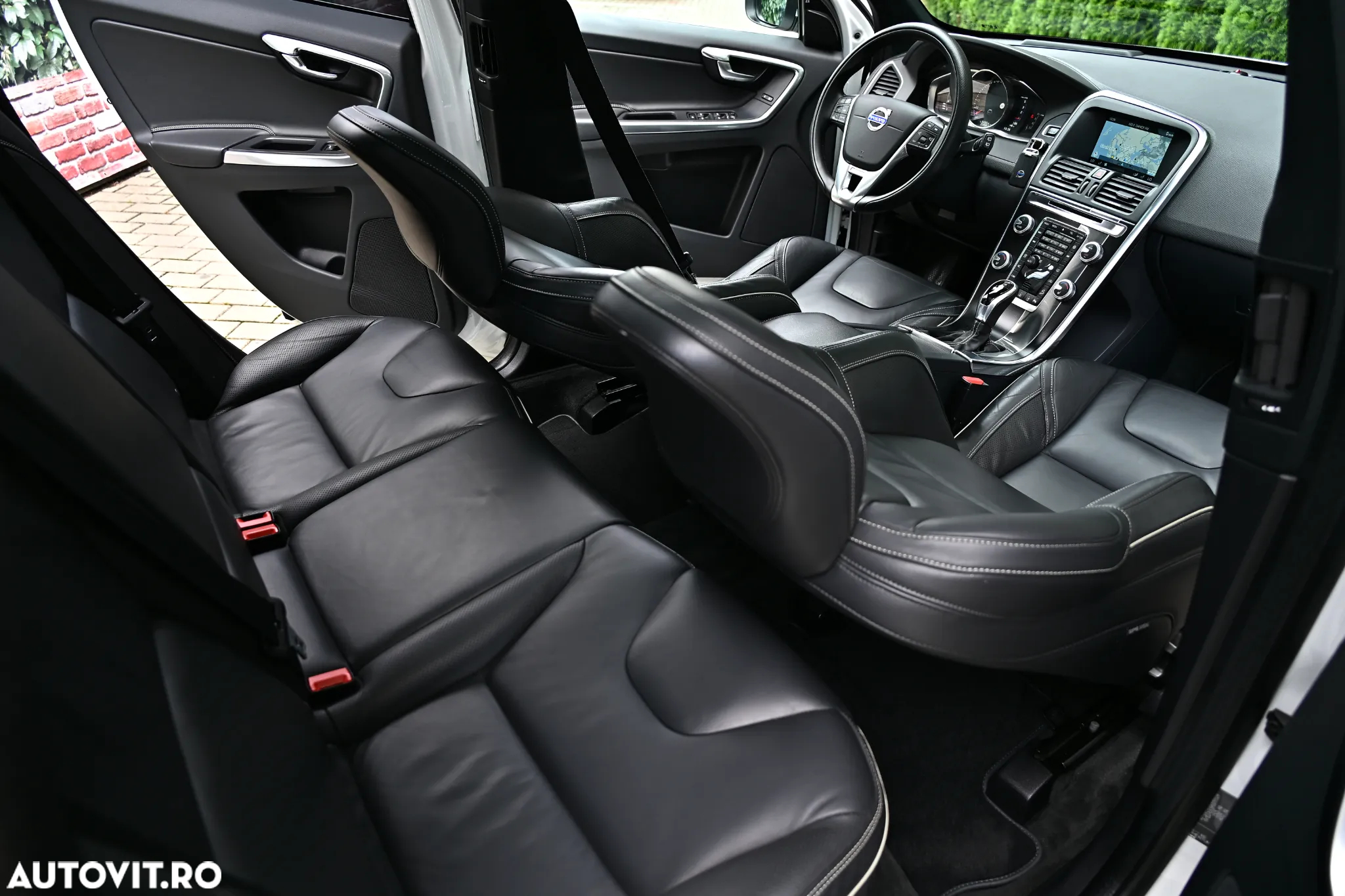 Volvo XC 60 D5AWD R-Design - 20