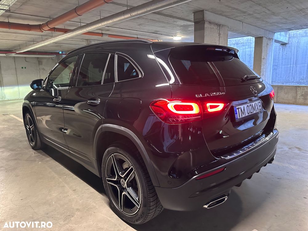 Mercedes-Benz GLA - 11