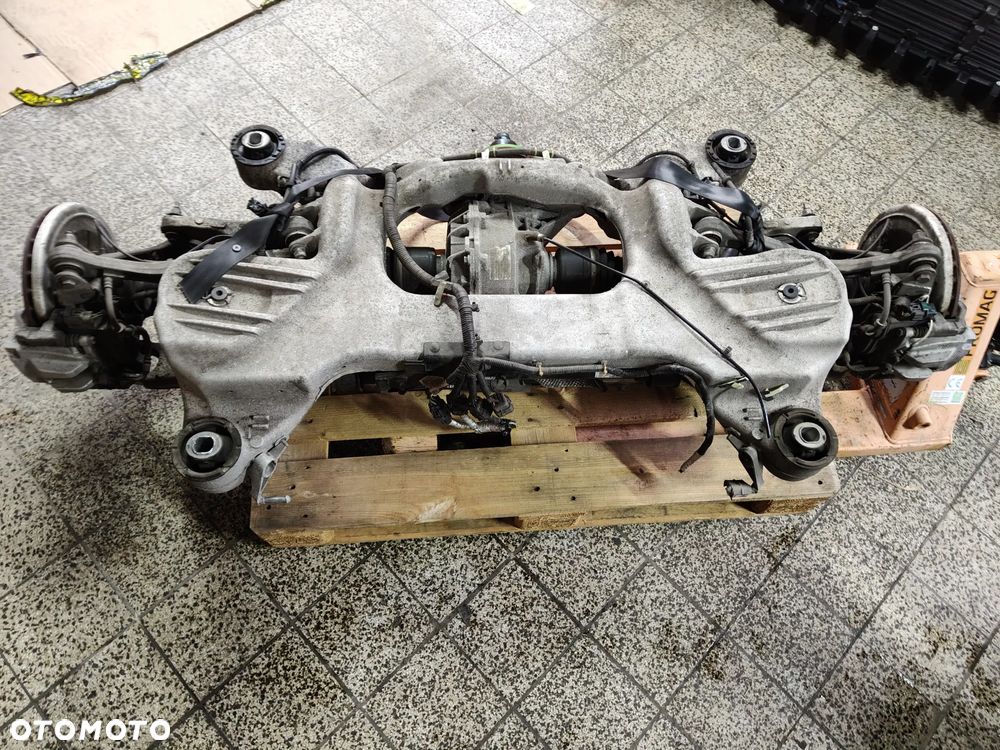 RANGE ROVER SPORT II LIFT L494 BELKA ZAWIESZENIA OŚ TYŁ REDUKTOR 3,21 - 1