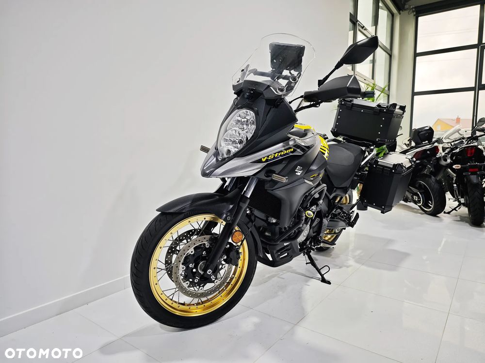 Suzuki V-STROM - 12