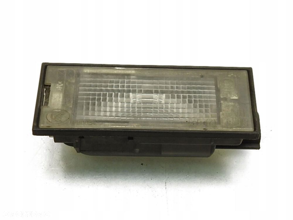 LAMPKA TABLICY REJESTRACYJNEJ RENAULT MEGANE IV - 1