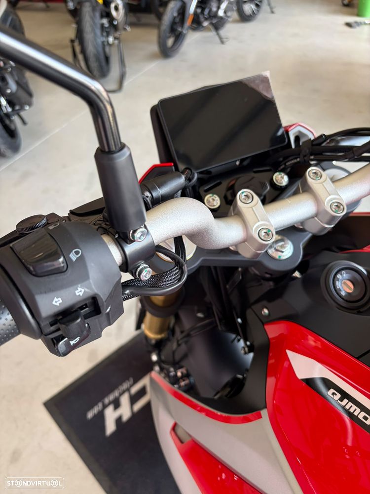 QJ Motor SRK 125S NOVIDADE - 6