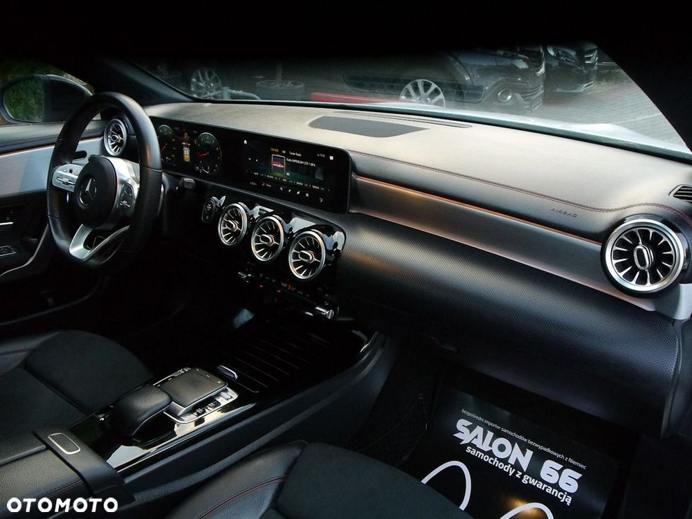Mercedes-Benz CLA 200 7G-DCT AMG Line - 34