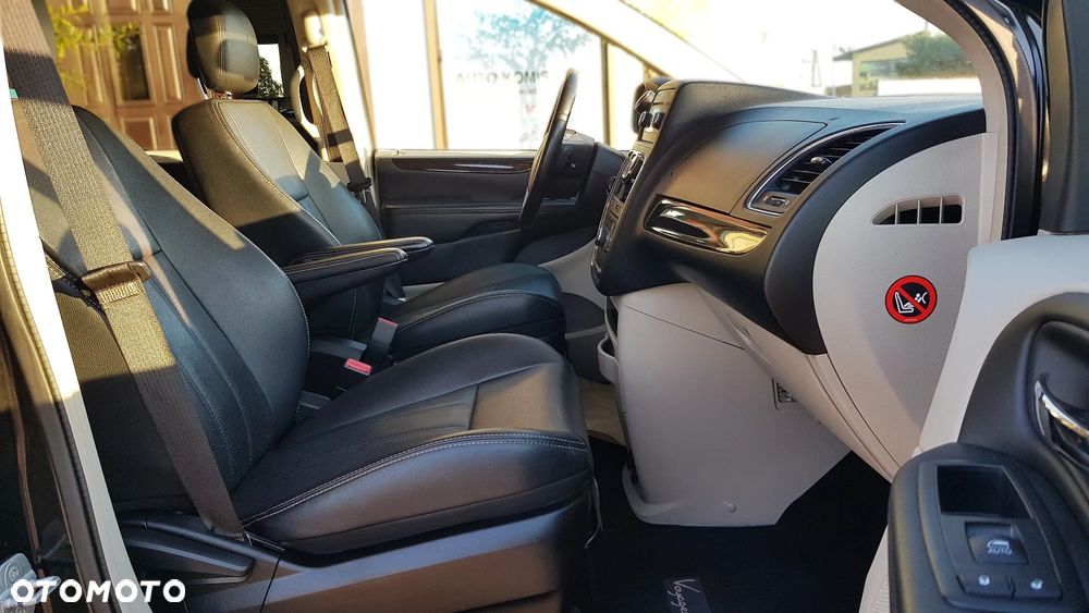 Lancia Voyager 2.8CRD Gold - 34