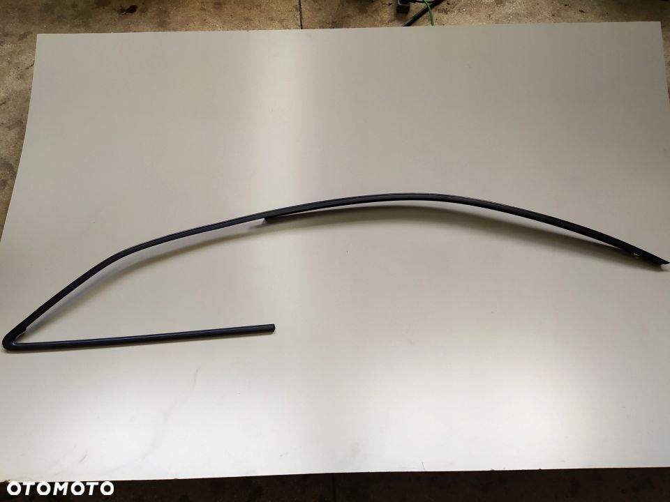 LISTWA DACHOWA CZARNY MAt prawa audi a5 8t coupe - 1