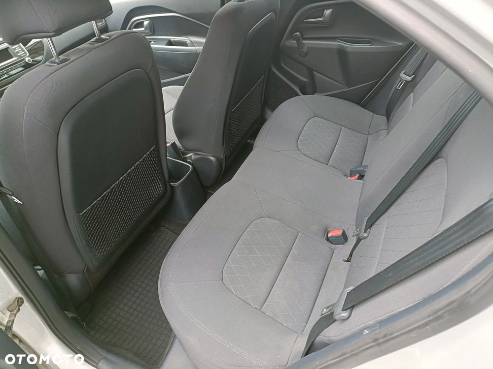 Kia Rio 1.2 M - 19