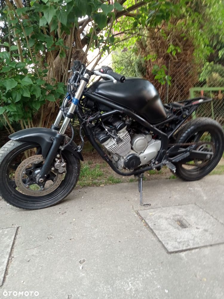Yamaha XJ - 8