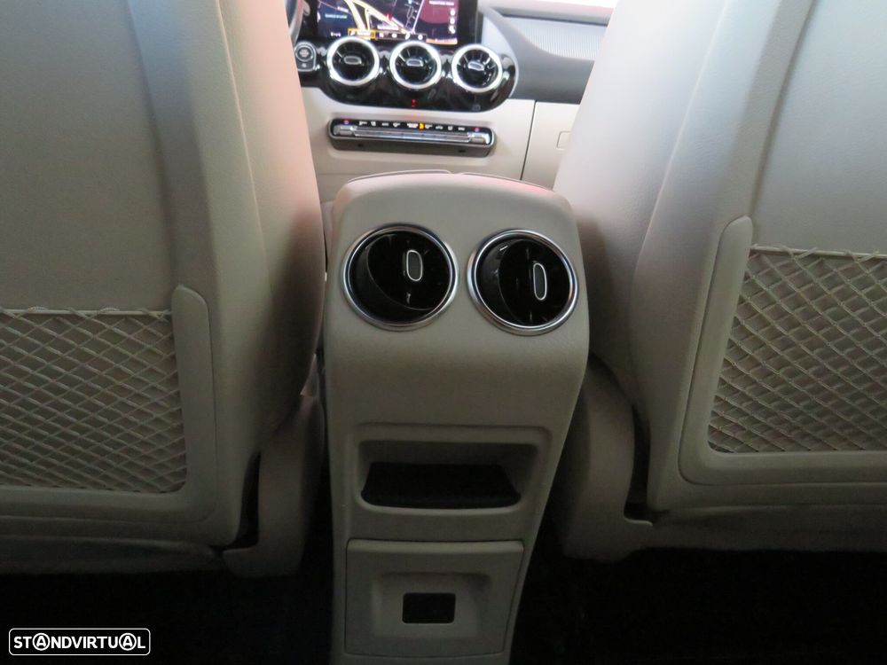 Mercedes-Benz GLA 180 d Style - 14