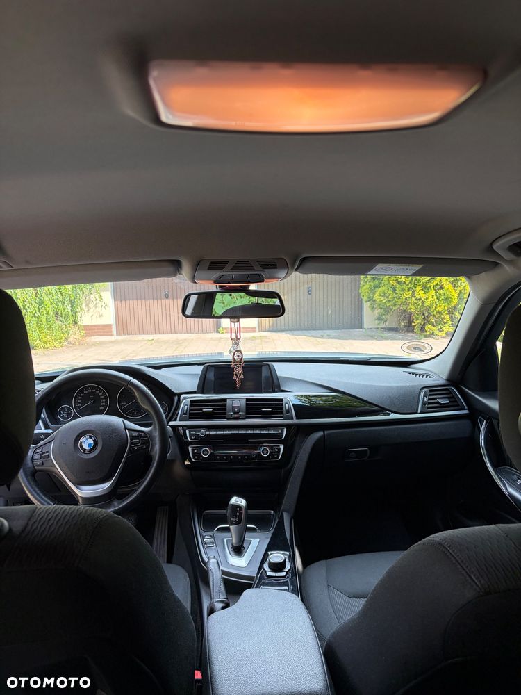 BMW Seria 3 320d - 9