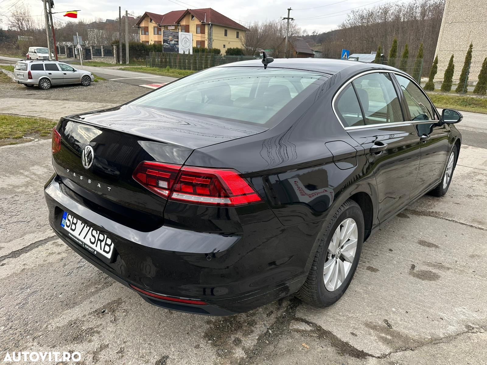 Volkswagen Passat 2.0 TDI DSG Comfortline - 3
