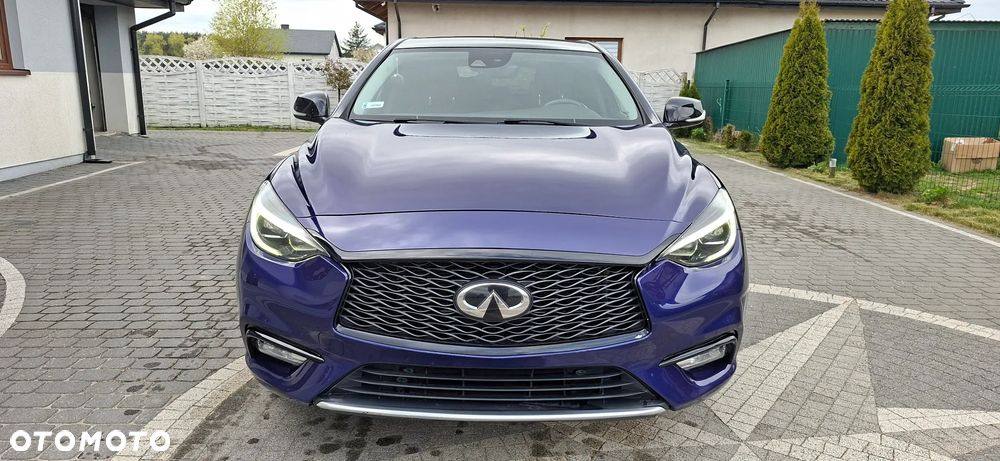 Infiniti Q30 2.2d Premium City Black AWD 7DCT - 1