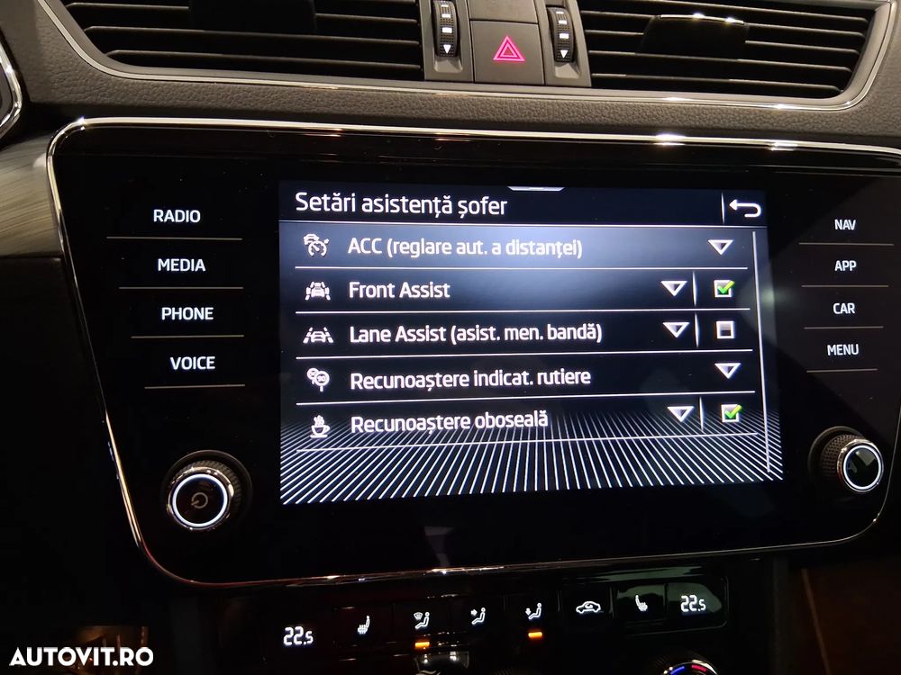 Skoda Superb 2.0 TDI DSG Ambition - 30