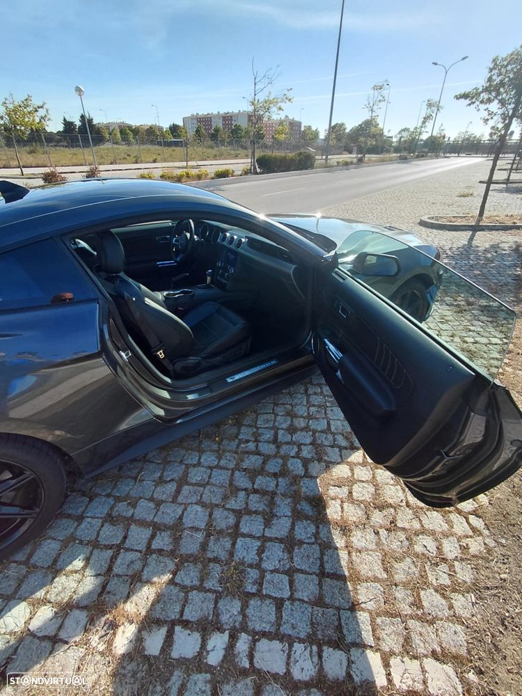 Ford Mustang - 7